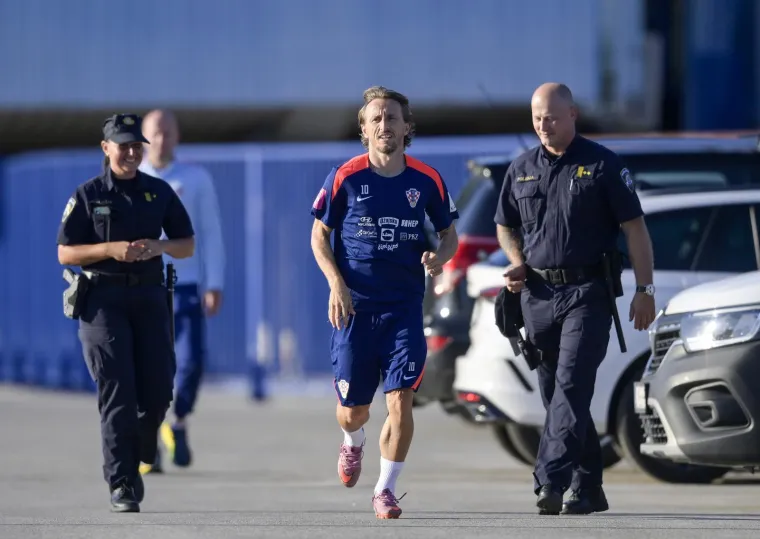Trening Vatrenih u savršenom raspoloženju Luke Modrića, ali svi su primjetili Perišićevu bombu od noge