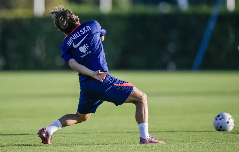 Trening Vatrenih u savršenom raspoloženju Luke Modrića, ali svi su primjetili Perišićevu bombu od noge