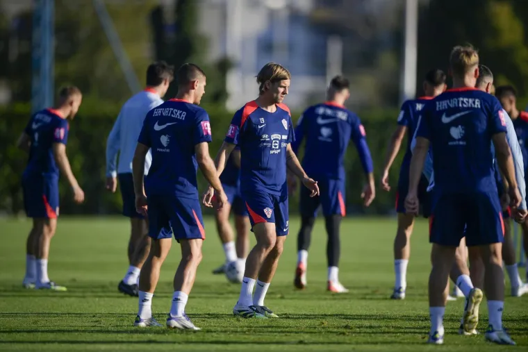 Trening Vatrenih u savršenom raspoloženju Luke Modrića, ali svi su primjetili Perišićevu bombu od noge