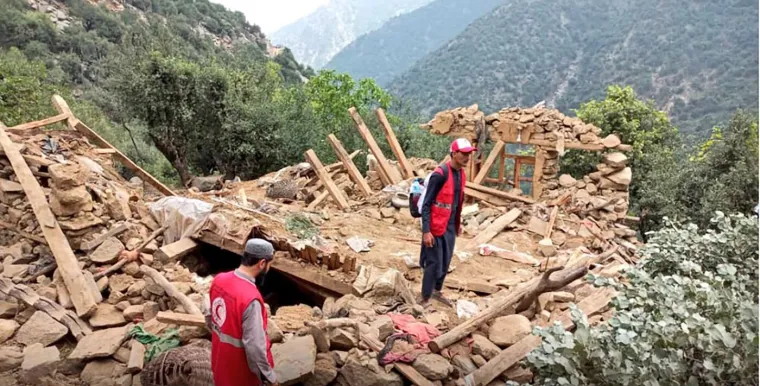 Tuga i jad: Preživjeli pokapaju mrtve, a strahuje se da je masa ljudi ostala zatrpana