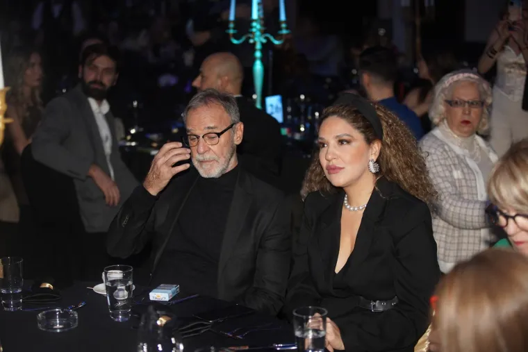 Mlađahna supruga Frane Lasića prirodna je ljepotica, a zanosna figura je njen najjači adut