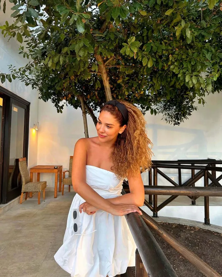 Mlađahna supruga Frane Lasića prirodna je ljepotica, a zanosna figura je njen najjači adut