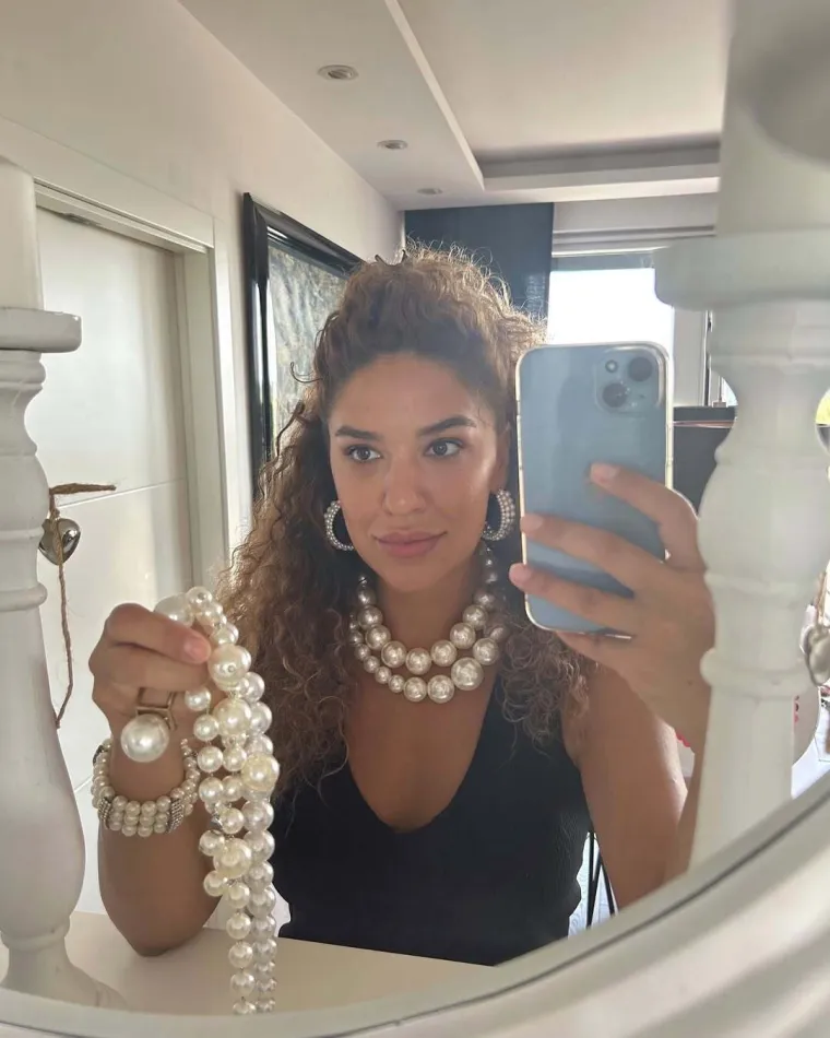 Mlađahna supruga Frane Lasića prirodna je ljepotica, a zanosna figura je njen najjači adut