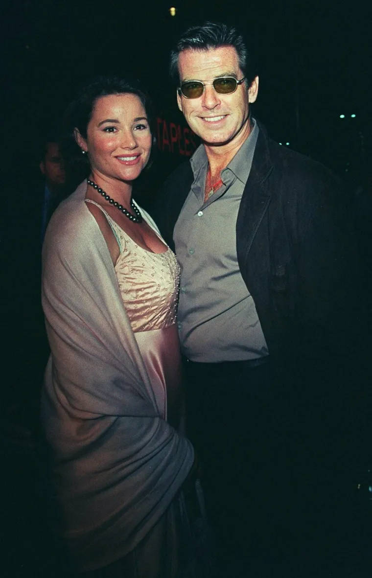 Nekad je bila mršavica, a danas...: Bondovu ženu ne štede s uvredama, a on je i dalje voli