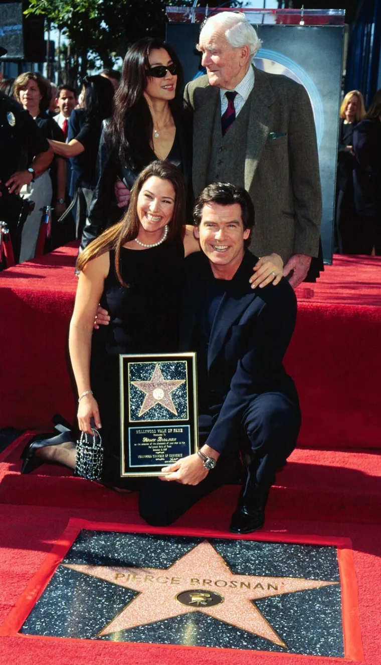 Nekad je bila mršavica, a danas...: Bondovu ženu ne štede s uvredama, a on je i dalje voli