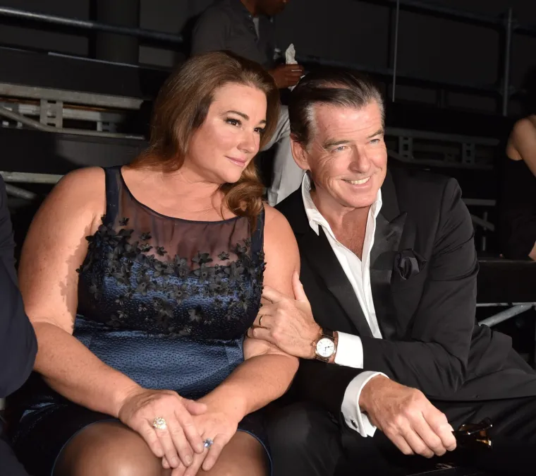 Nekad je bila mršavica, a danas...: Bondovu ženu ne štede s uvredama, ali on je i dalje voli