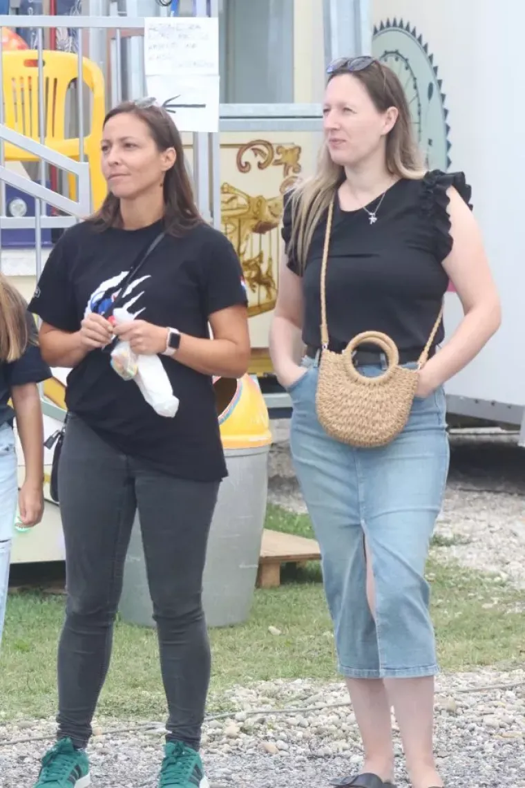 Prirodna ljepotica kakvu rijetko viđamo: Domaća glumica osvojila Međimurje u ležernom izdanju