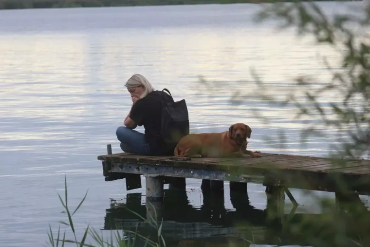 Prirodna ljepotica kakvu rijetko viđamo: Domaća glumica osvojila Međimurje u ležernom izdanju