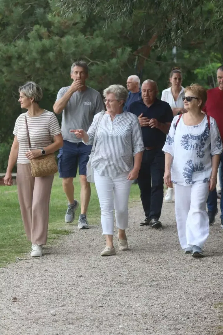 Prirodna ljepotica kakvu rijetko viđamo: Domaća glumica osvojila Međimurje u ležernom izdanju