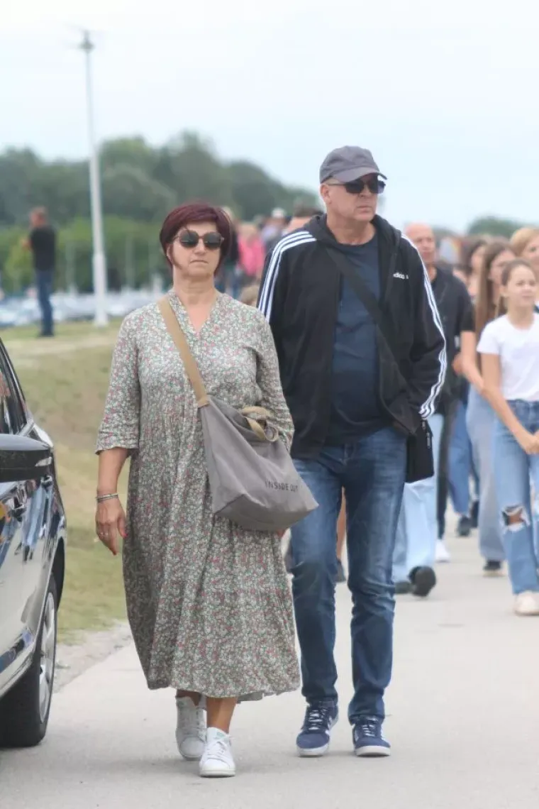 Prirodna ljepotica kakvu rijetko viđamo: Domaća glumica osvojila Međimurje u ležernom izdanju