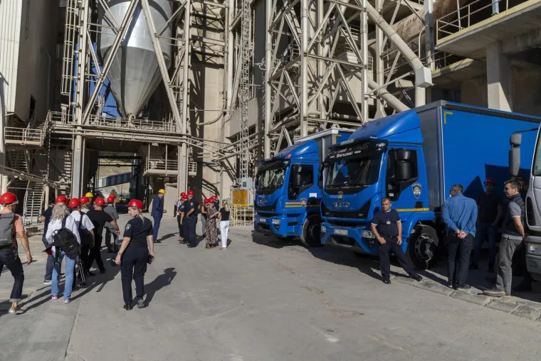 Božinović presretan pozirao kraj tone kokaina, heroina i trave prije nego što je nestala u plamenu