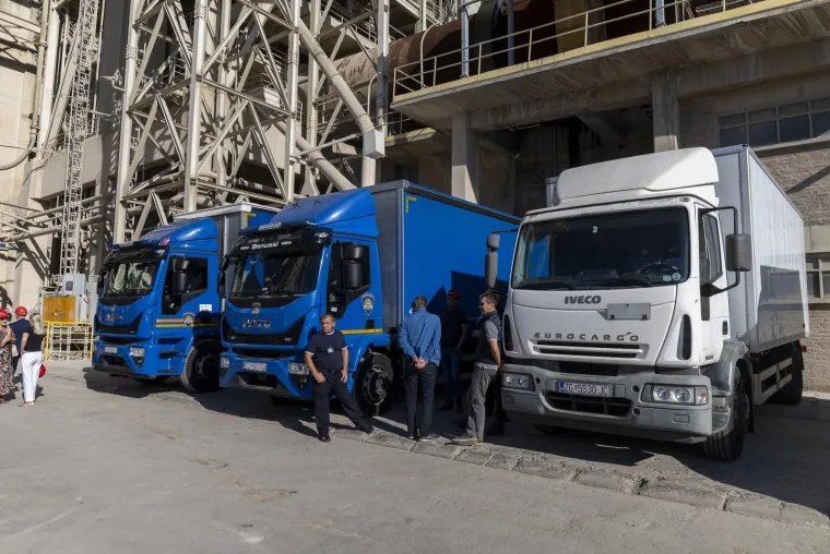 Božinović presretan pozirao kraj tone kokaina, heroina i trave prije nego što je nestala u plamenu