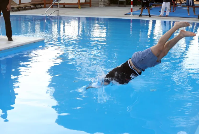 Vaso i Croata se potukli u bazenu: Pogledajte sukob koji je zapalio regionalnu MMA scenu