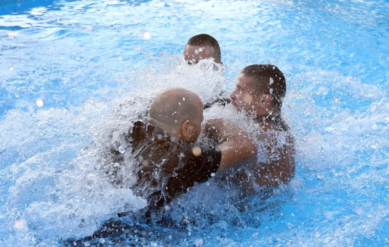 Vaso i Croata se potukli u bazenu: Pogledajte sukob koji je zapalio regionalnu MMA scenu