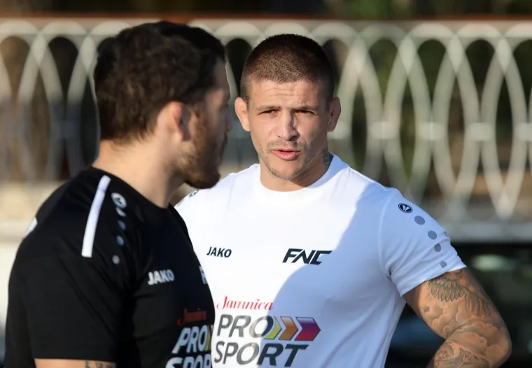 Vaso i Croata se potukli u bazenu: Pogledajte sukob koji je zapalio regionalnu MMA scenu