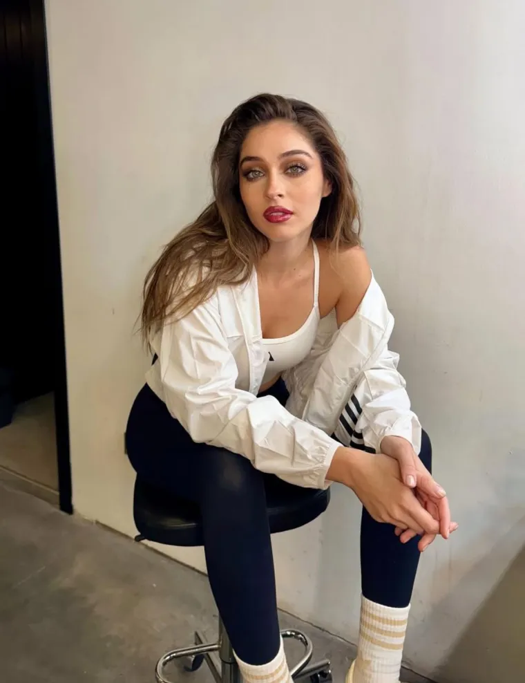 Krasotica zelenih očiju skoro postala učiteljica: Danas glumica, a frajere redom baca na koljena