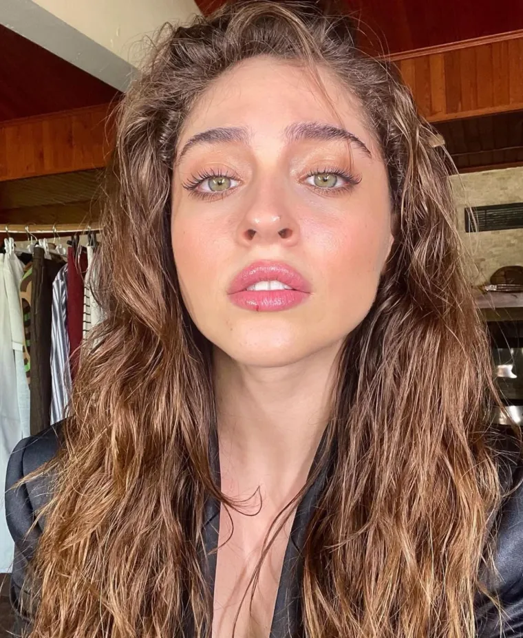 Krasotica zelenih očiju skoro postala učiteljica: Danas glumica, a frajere redom baca na koljena