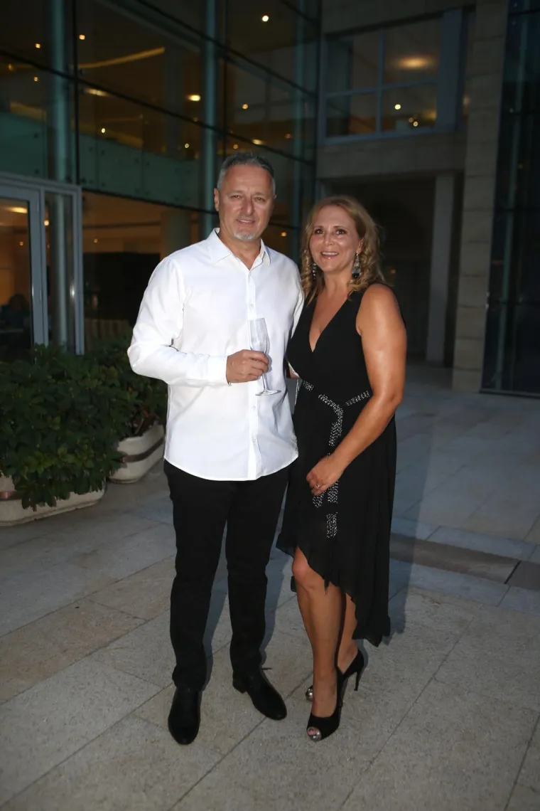 Thompsonova supruga kroz godine izgleda sve bolje: Pogledajte kako se mijenjala