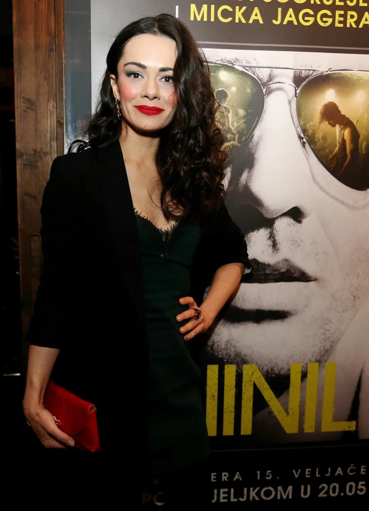 Ona je zaslužna za sreću zastupnika nakon smrti supruge: Kristina Krepela ponosno pokazuje dečka