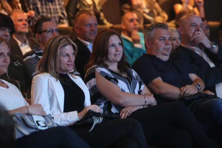 Thompsonova supruga kroz godine izgleda sve bolje: Pogledajte kako se mijenjala