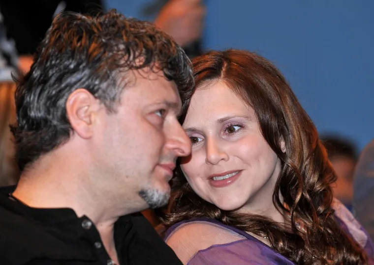 Thompsonova supruga kroz godine izgleda sve bolje: Pogledajte kako se mijenjala