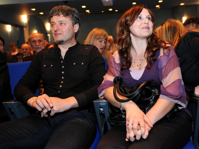 Thompsonova supruga kroz godine izgleda sve bolje: Pogledajte kako se mijenjala