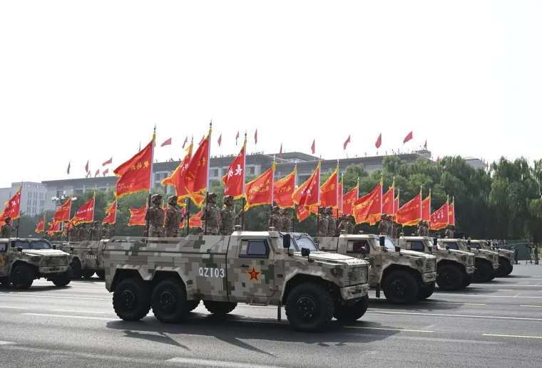 Xi odaslao moćnu poruku: Nuklearni arsenal, robotski psi, podvodni dronovi i lijepe vojnikinje