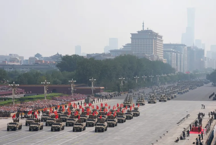 Xi odaslao moćnu poruku: Nuklearni arsenal, robotski psi, podvodni dronovi i lijepe vojnikinje