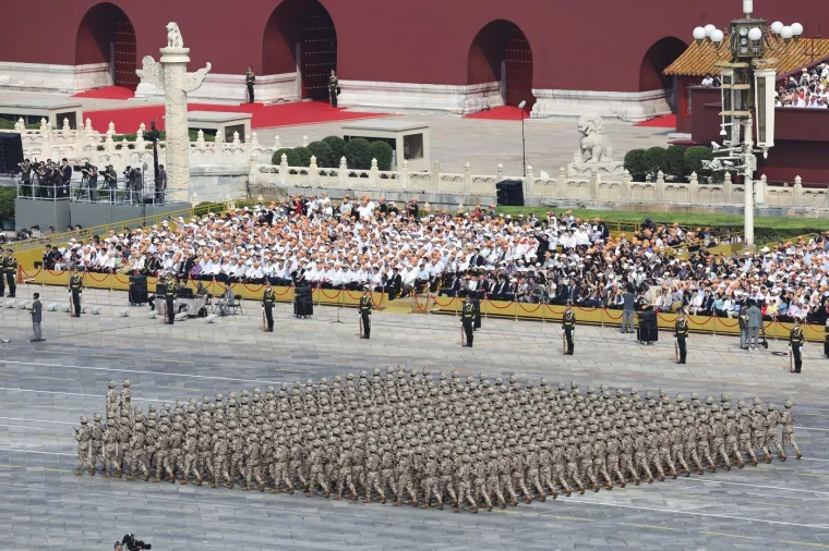 Xi odaslao moćnu poruku: Nuklearni arsenal, robotski psi, podvodni dronovi i lijepe vojnikinje