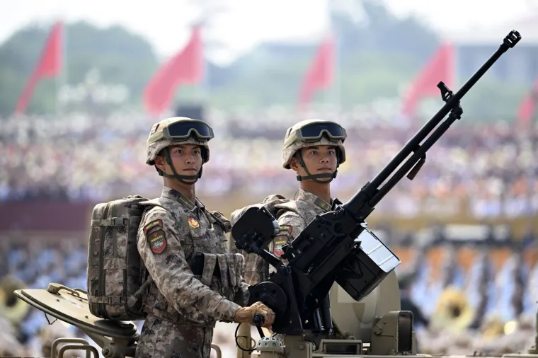 Xi odaslao moćnu poruku: Nuklearni arsenal, robotski psi, podvodni dronovi i lijepe vojnikinje