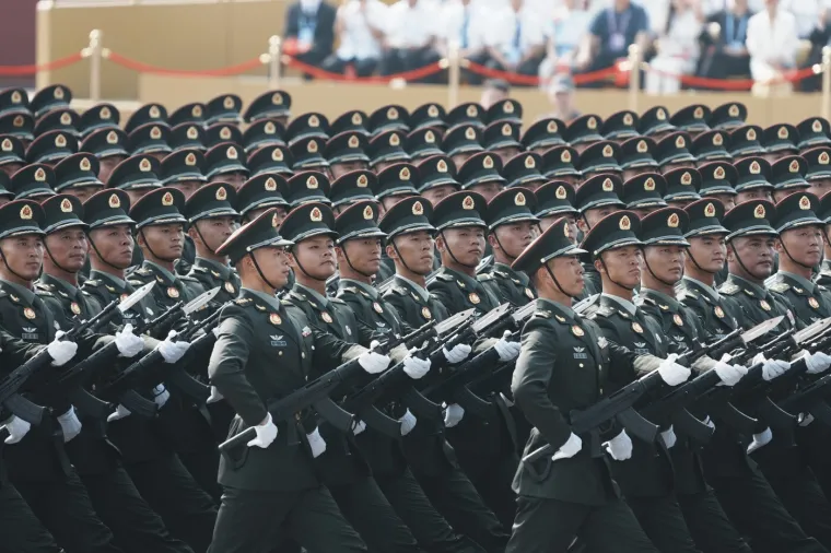 Xi odaslao moćnu poruku: Nuklearni arsenal, robotski psi, podvodni dronovi i lijepe vojnikinje