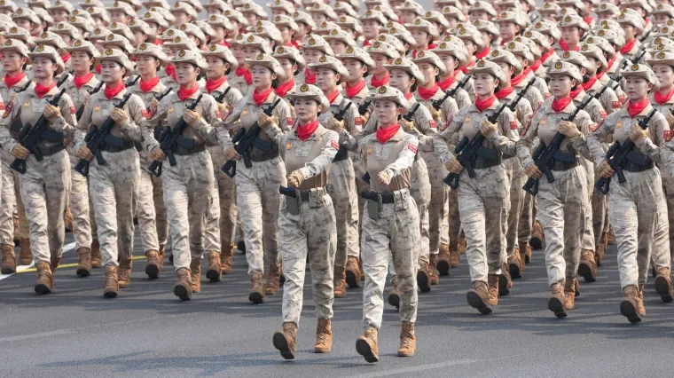 Xi odaslao moćnu poruku: Nuklearni arsenal, robotski psi, podvodni dronovi i lijepe vojnikinje