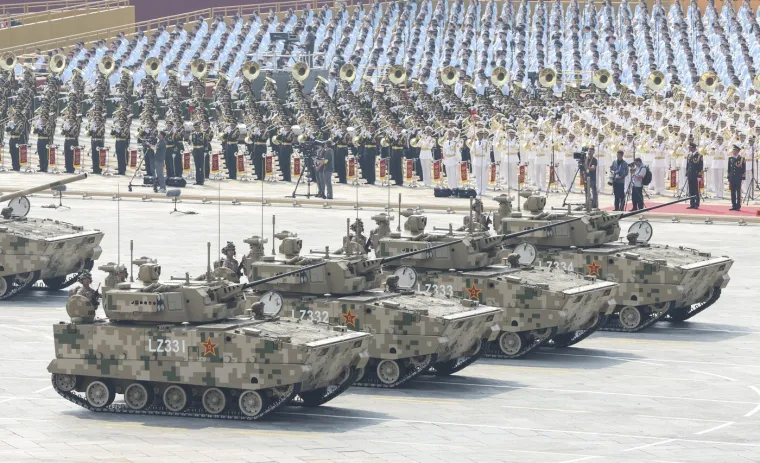 Xi odaslao moćnu poruku: Nuklearni arsenal, robotski psi, podvodni dronovi i lijepe vojnikinje