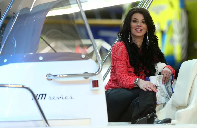 Bila je seks bomba, a danas živi skromno s troje djece: Kako je Aleksandra Grdić nekada palila estradom?