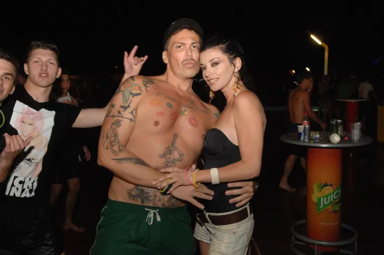 Bila je seks bomba, a danas živi skromno s troje djece: Kako je Aleksandra Grdić nekada palila estradom?