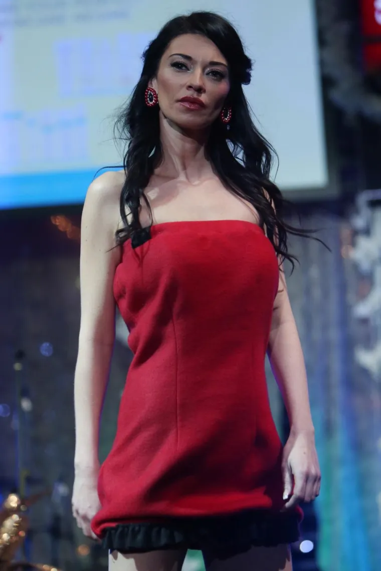 Bila je seks bomba, a danas živi skromno s troje djece: Kako je Aleksandra Grdić nekada palila estradom?