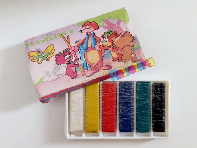 Pamtite li ovaj pribor? Nekoć je odlazak u &scaron;kolu bez njega bio nezamisliv i ba&scaron; budi lijepa sjećanja