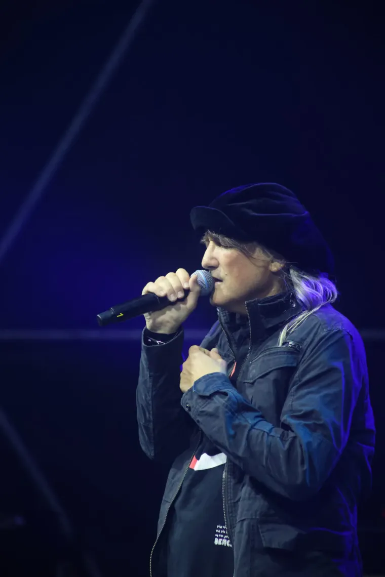 Atraktivne cure plijenile pažnju na Plavom orkestru: Pogledajte tko je sve bio u prvom redu