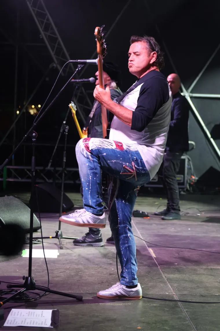 Atraktivne cure plijenile pažnju na Plavom orkestru: Pogledajte tko je sve bio u prvom redu