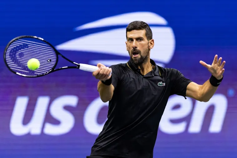 Publika pljeskala Đokovićevim proma&scaron;ajima, a on im slao poljupce: Na kraju pao i pobjednički ples