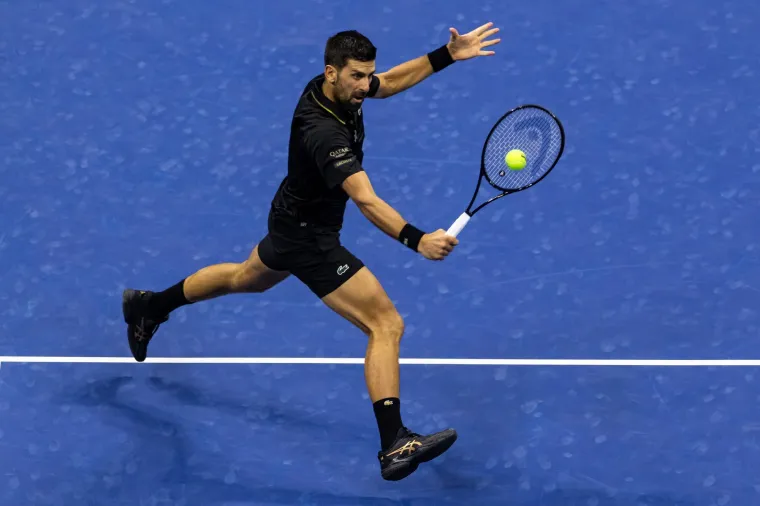 Publika pljeskala Đokovićevim proma&scaron;ajima, a on im slao poljupce: Na kraju pao i pobjednički ples