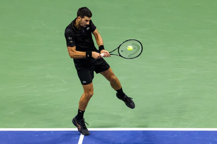 Publika pljeskala Đokovićevim proma&scaron;ajima, a on im slao poljupce: Na kraju pao i pobjednički ples