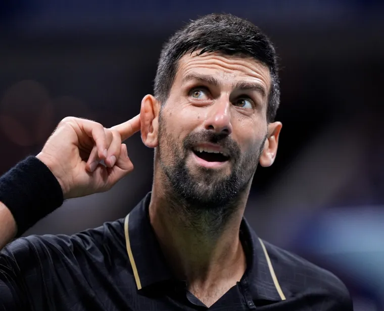 Publika pljeskala Đokovićevim promašajima, a on im slao poljupce: Na kraju pao i pobjednički ples