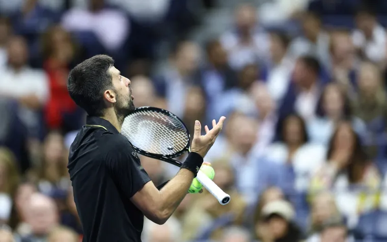 Publika pljeskala Đokovićevim proma&scaron;ajima, a on im slao poljupce: Na kraju pao i pobjednički ples