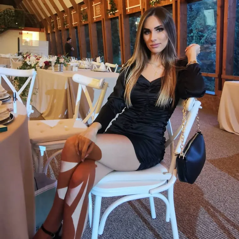 Čitala bodove na Dori pa zaludila Hrvate: Sanja u kupaćem kostimu izgleda kao 'morska vila'