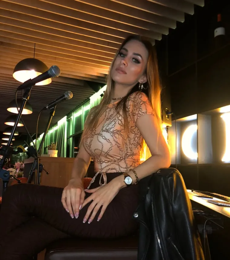 Čitala bodove na Dori pa zaludila Hrvate: Sanja u kupaćem kostimu izgleda kao 'morska vila'