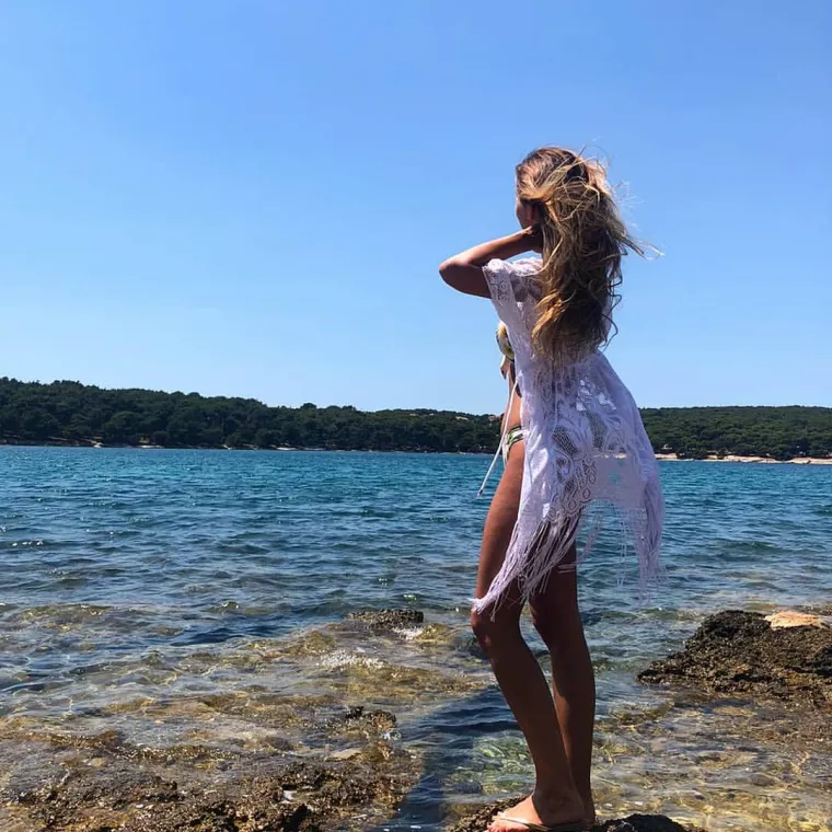 Čitala bodove na Dori pa zaludila Hrvate: Sanja u kupaćem kostimu izgleda kao 'morska vila'