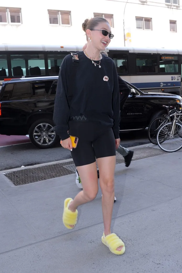 Sve su oči na njoj dok korača pistom: S razlogom je jedna od najplaćenijih manekenki svijeta