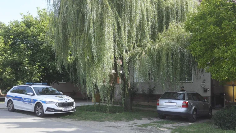 Prve fotografije s mjesta užasa: U septičkoj jami navodno na&scaron;li raskomadanu ženu