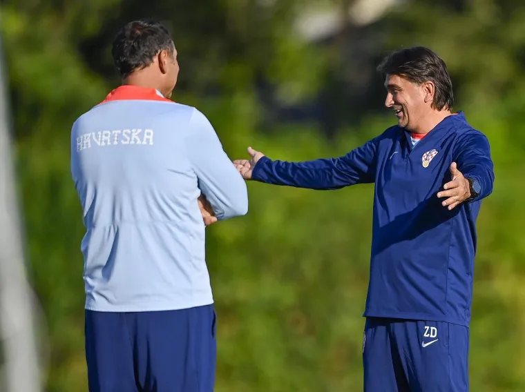 Peri&scaron;ić pokazao čudne fleke na nogama, a jedan detalj mogao bi nas zabrinuti: Drži li se to Vatreni za zadnju ložu?